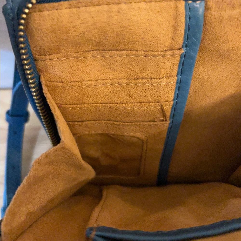 American Leather Co. Kansas Blue/Teal Crossbody Bag - Picture 12 of 15
